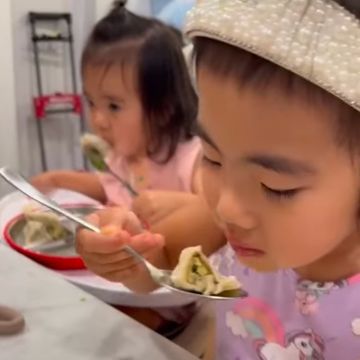孩子们在做饭